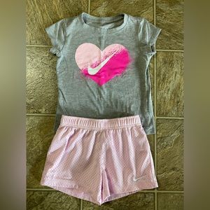 Nike Girls 2 Piece Set